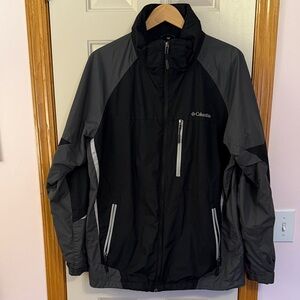 Columbia Interchange Men's Performance Jacket in Black and Gray